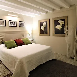  Apartment San Marco Fenice 3bdr 2bth