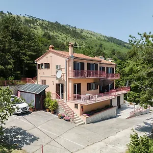 https://luxury-seaview-apartment.in-istria.net